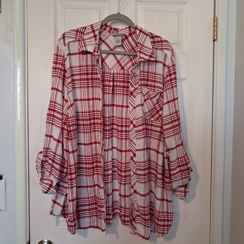 💰Catherines Red and White Button Up Top